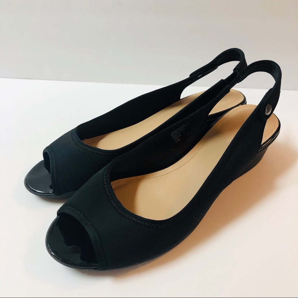 Women’s Black Charter Club Sandals Size 11M